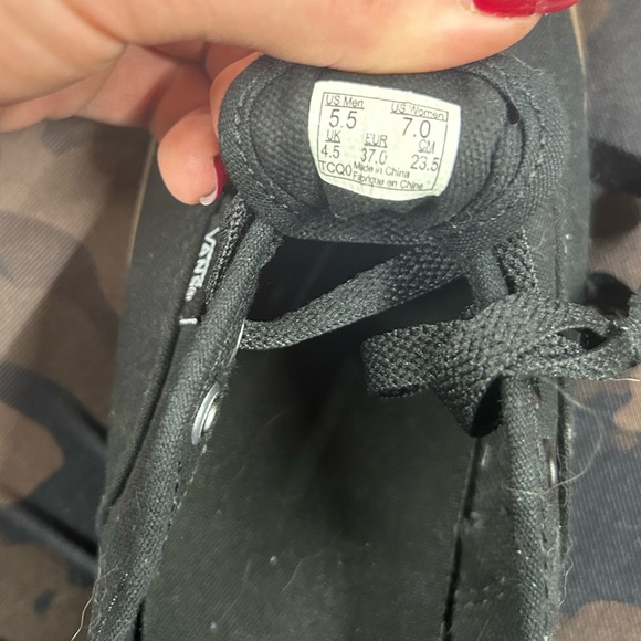 Brand new black vans! - Picture 5 of 6